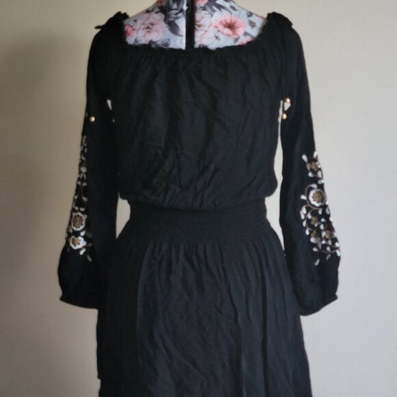 White house black market dress with embroidery, XS size - Picture 3 of 5